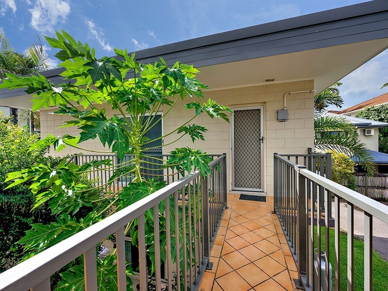 4/281 Lake Street, Cairns North QLD 4870