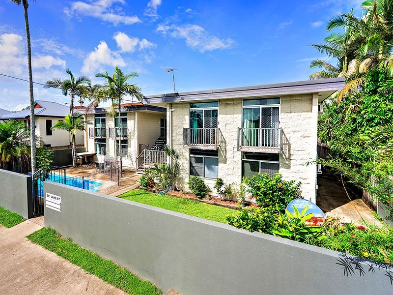 4/281 Lake Street, Cairns North QLD 4870