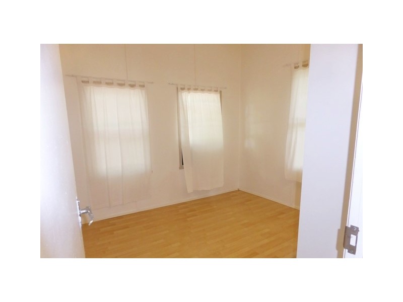 7 Arnold Street, Machans Beach QLD 4878