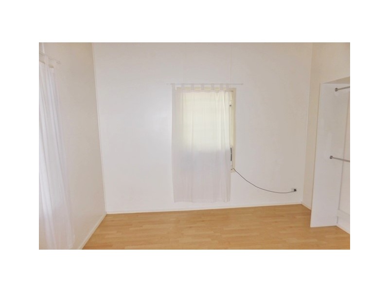 7 Arnold Street, Machans Beach QLD 4878