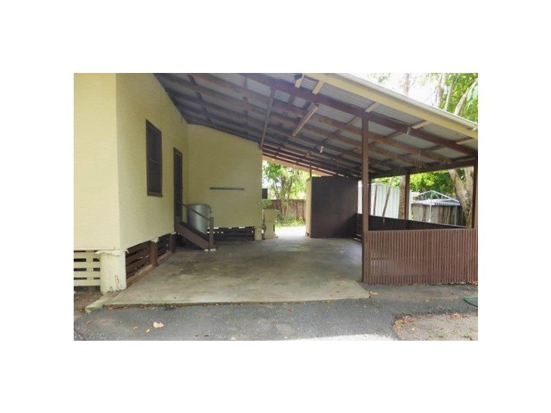 7 Arnold Street, Machans Beach QLD 4878