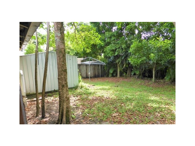 7 Arnold Street, Machans Beach QLD 4878