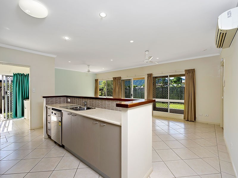 89 Michaelangelo Drive, Redlynch QLD 4870