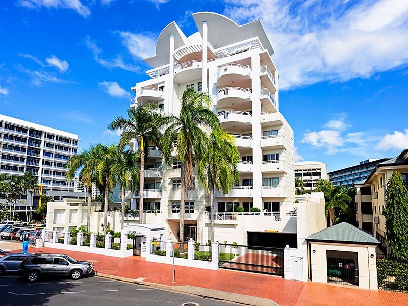 2/73 Spence Street, Cairns City QLD 4870
