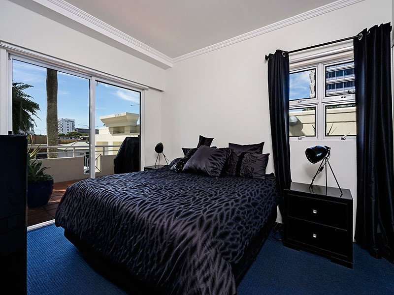 2/73 Spence Street, Cairns City QLD 4870