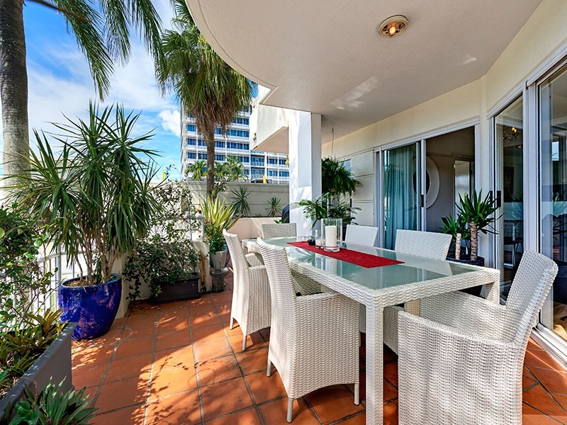 2/73 Spence Street, Cairns City QLD 4870