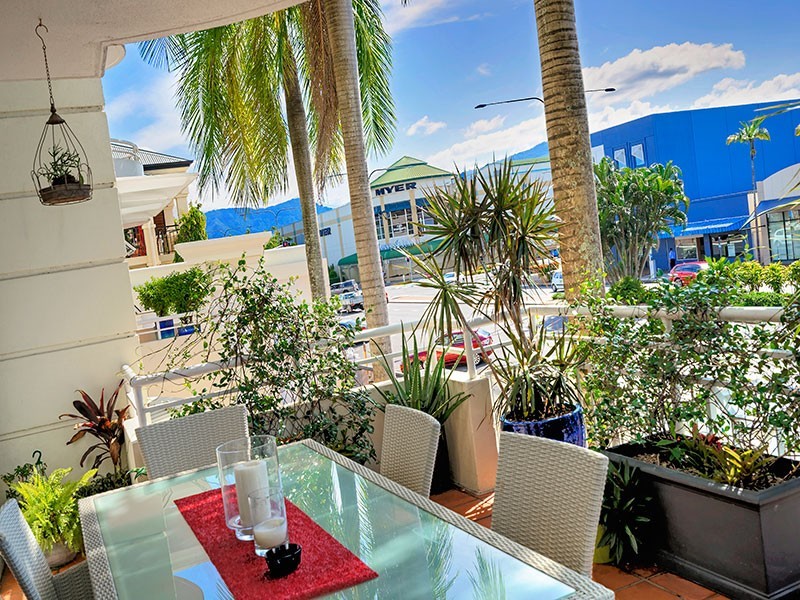 2/73 Spence Street, Cairns City QLD 4870