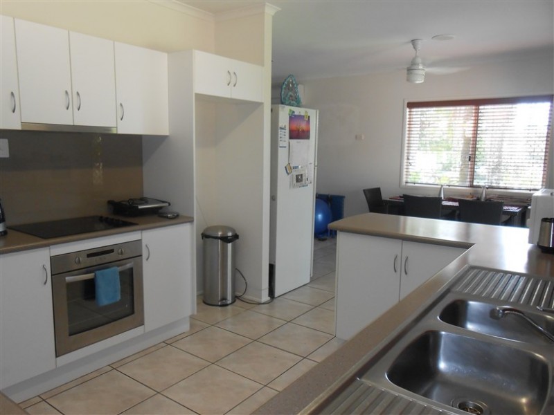 Mooroobool QLD 4870