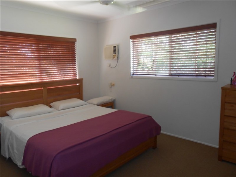 Mooroobool QLD 4870