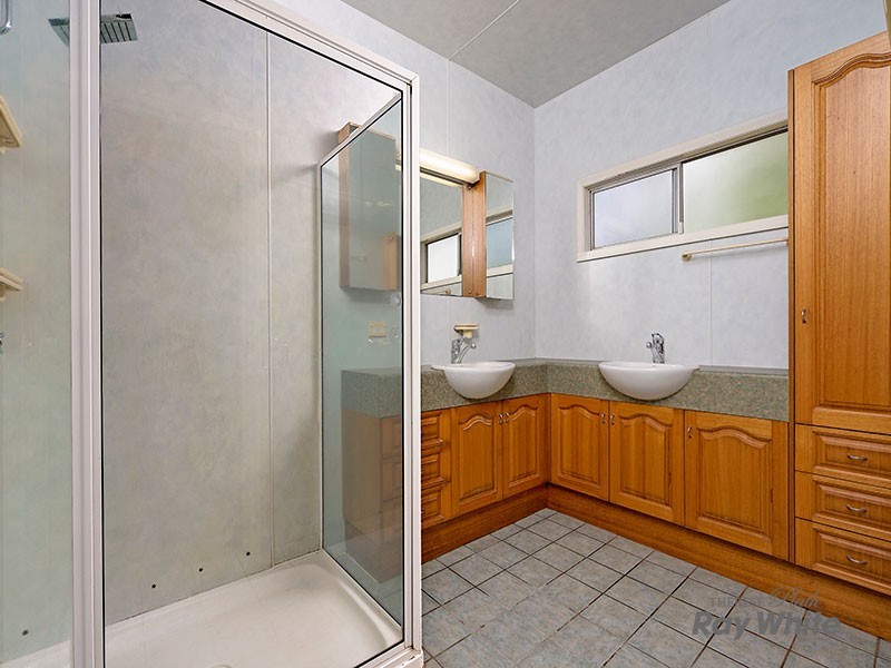 15 Scenic Street, Bayview Heights QLD 4868