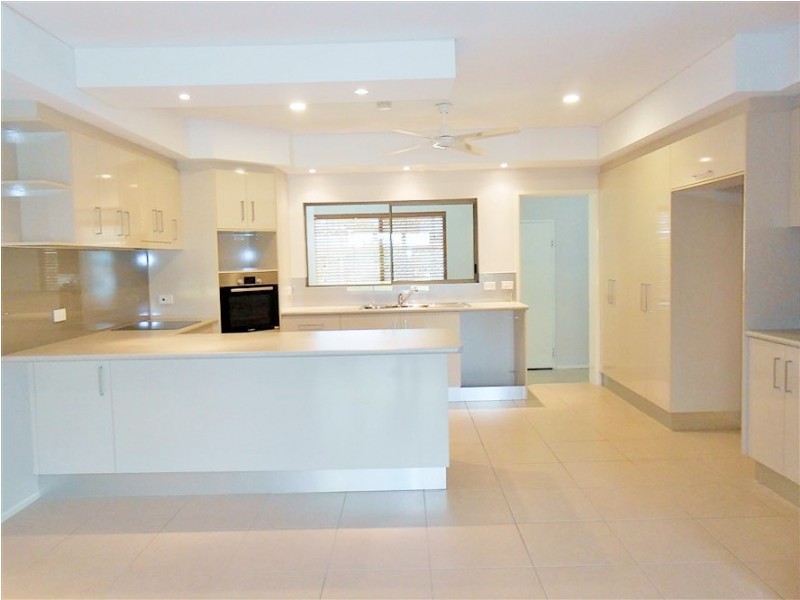 Westcourt QLD 4870