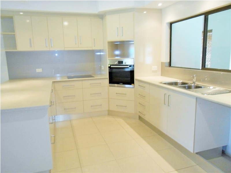 Westcourt QLD 4870