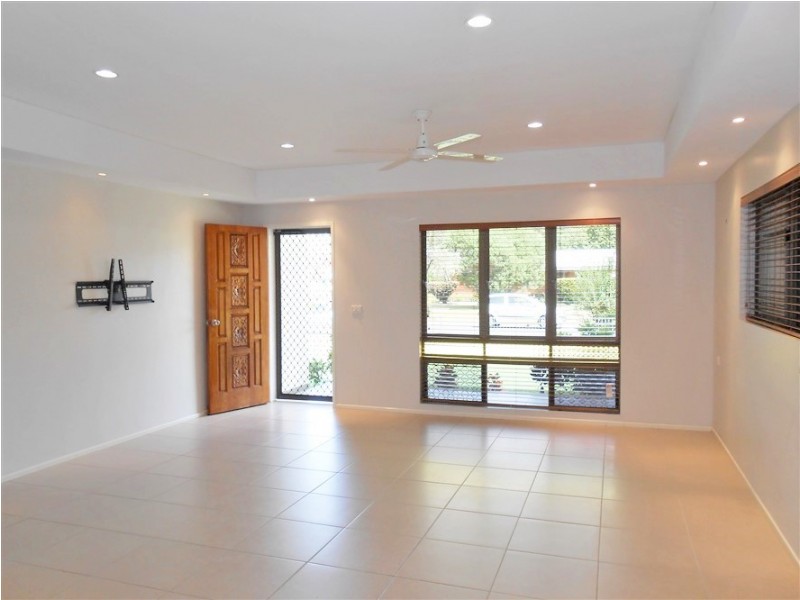 Westcourt QLD 4870