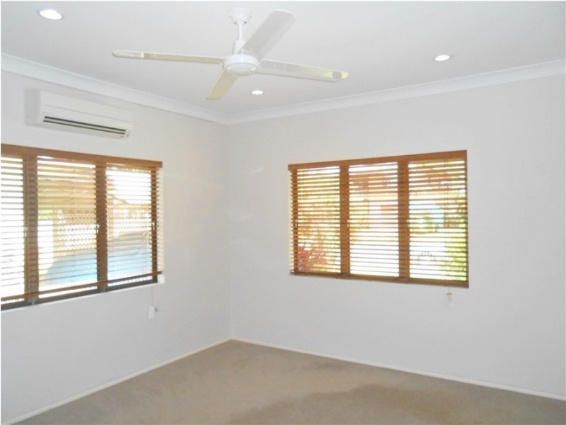 Westcourt QLD 4870