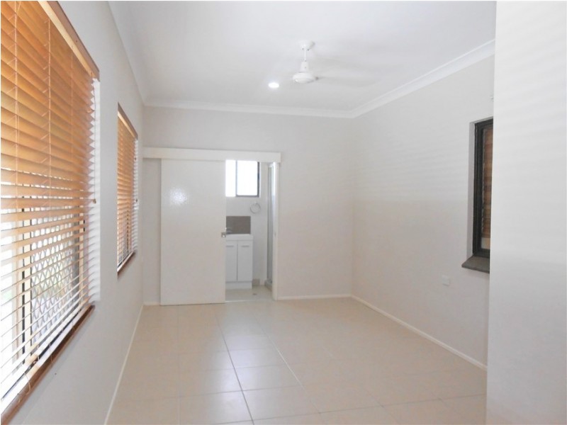Westcourt QLD 4870