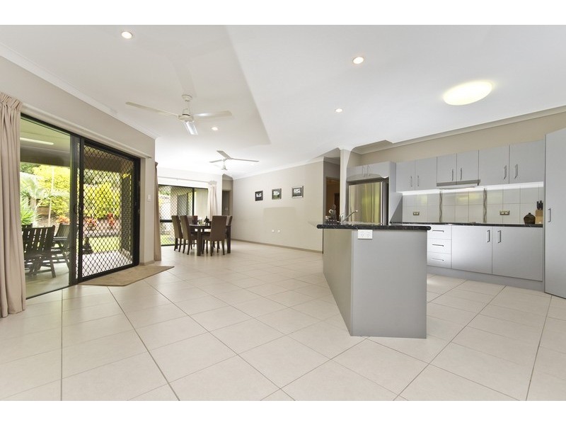 Bentley Park QLD 4869