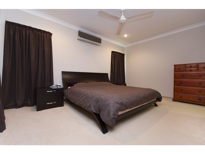 Bentley Park QLD 4869