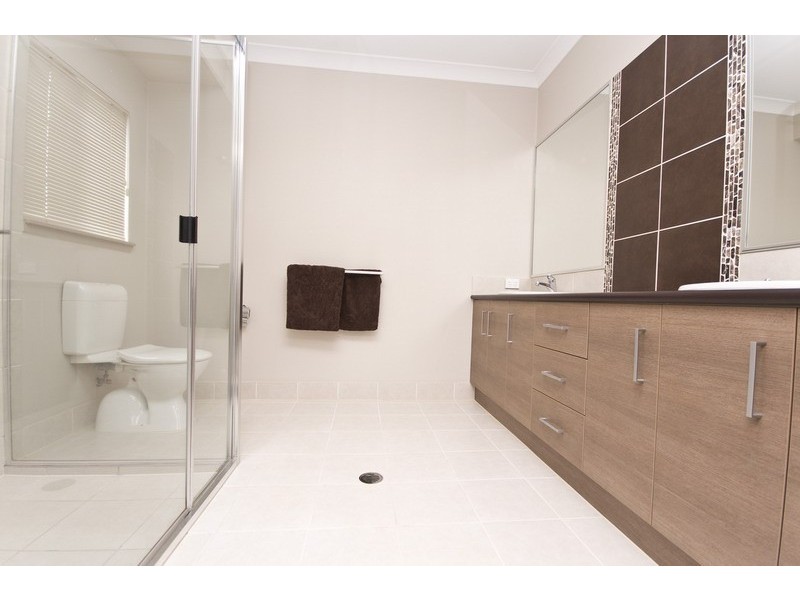 Bentley Park QLD 4869