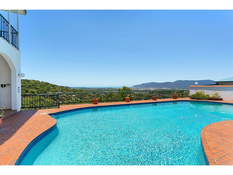 9-11 Hilltop Close, Bayview Heights QLD 4868