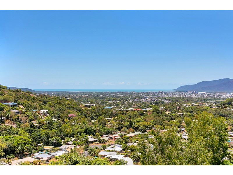 9-11 Hilltop Close, Bayview Heights QLD 4868