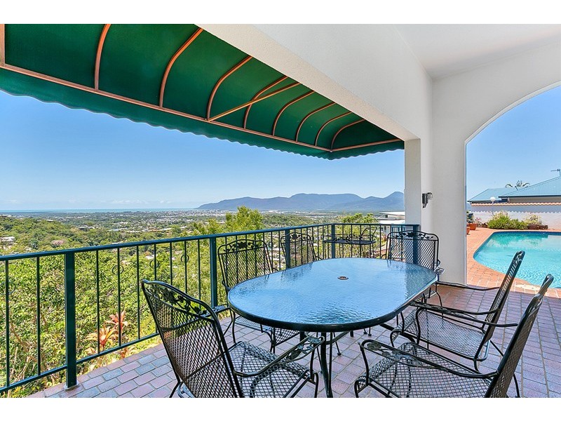 9-11 Hilltop Close, Bayview Heights QLD 4868