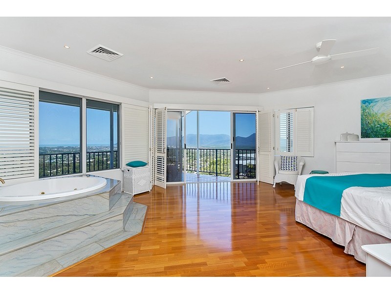 9-11 Hilltop Close, Bayview Heights QLD 4868