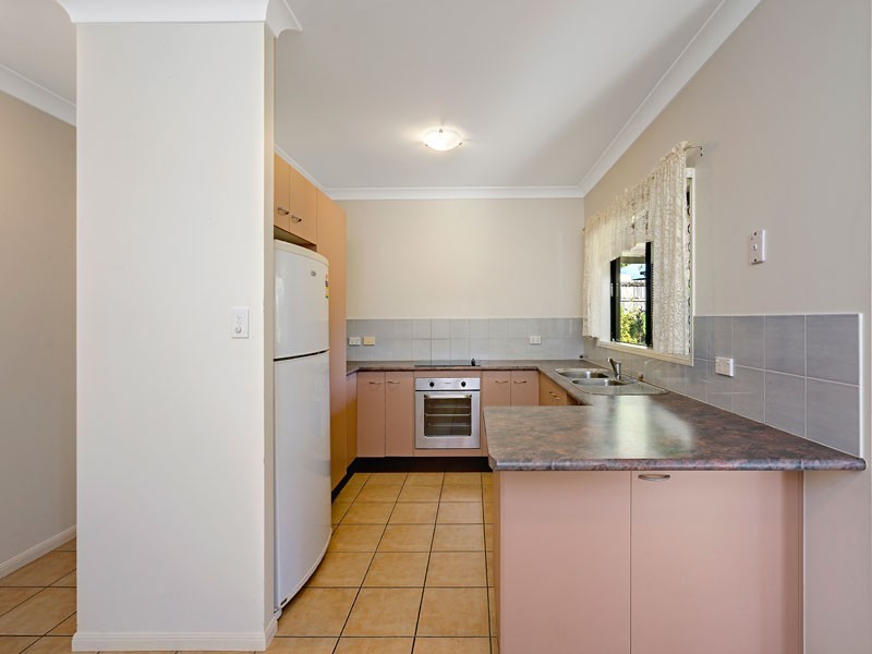3 Coccoloba Close, Redlynch QLD 4870