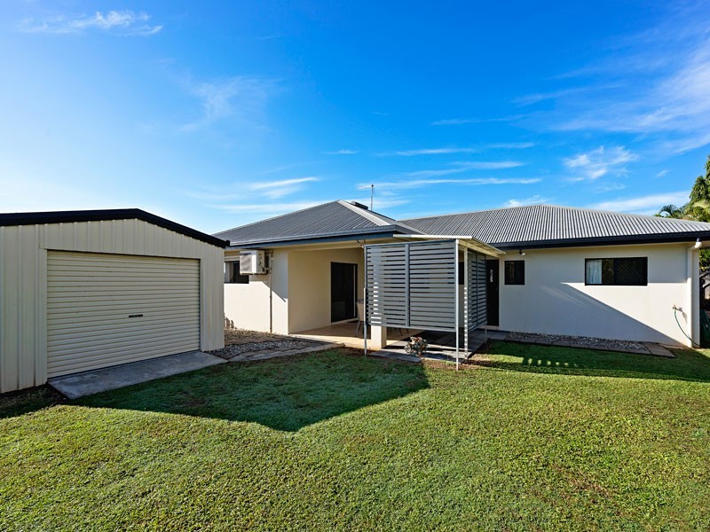 3 Coccoloba Close, Redlynch QLD 4870