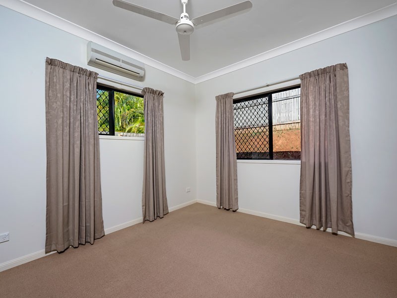 3 Coccoloba Close, Redlynch QLD 4870