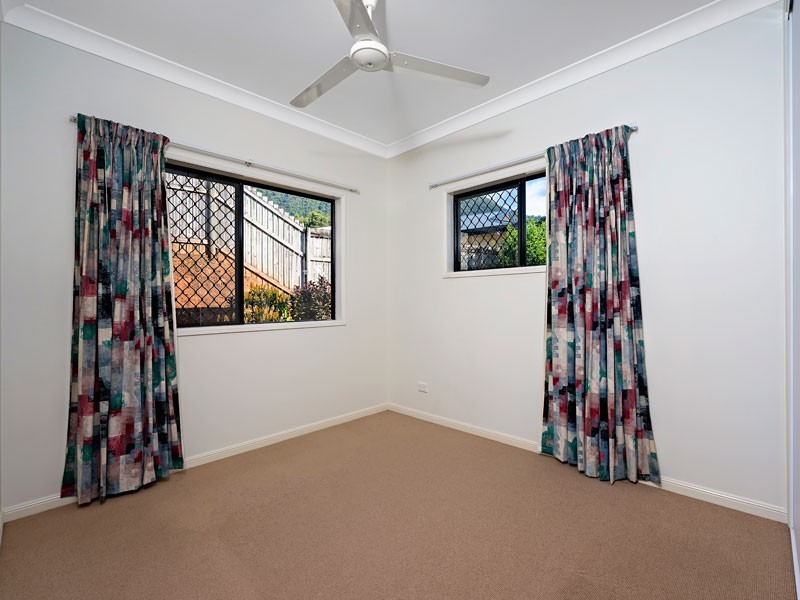 3 Coccoloba Close, Redlynch QLD 4870