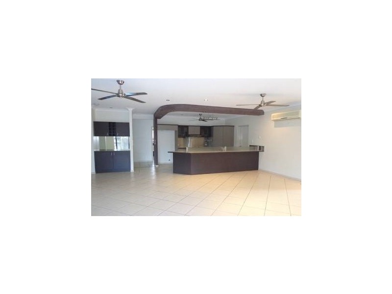 12 Picnic Street, White Rock QLD 4868