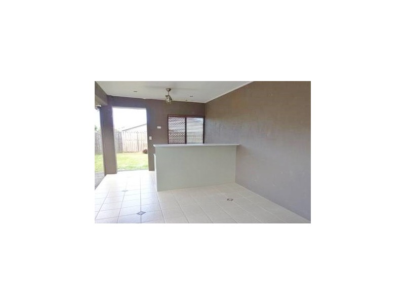 12 Picnic Street, White Rock QLD 4868