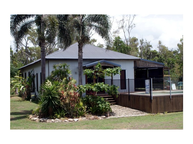 29 Luff Street, Hull Heads QLD 4854