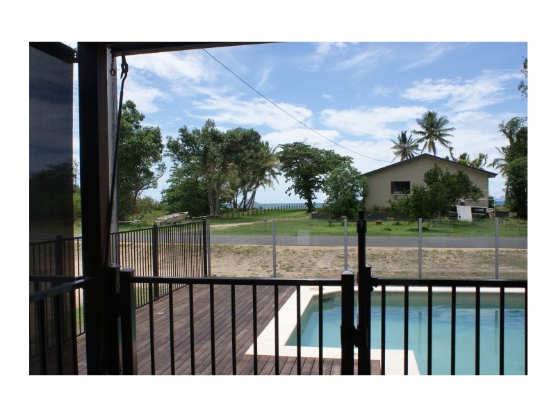 29 Luff Street, Hull Heads QLD 4854