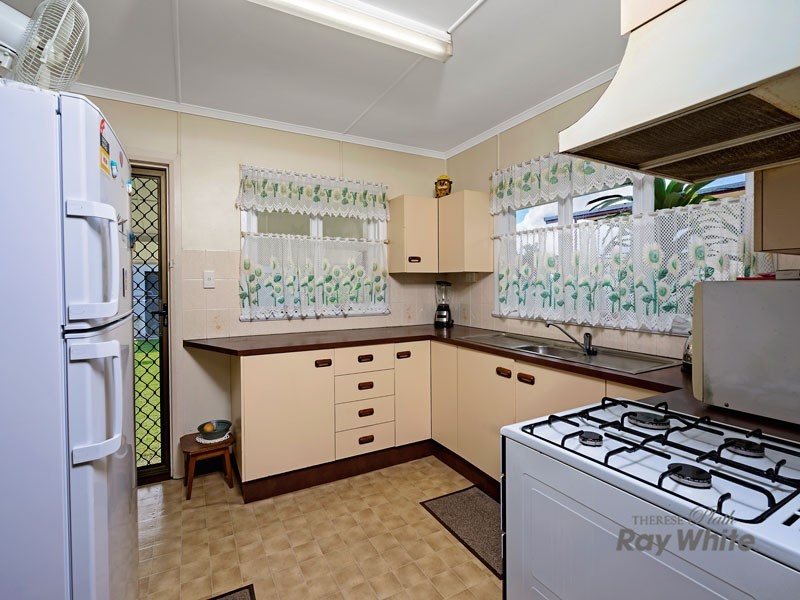 260 Brown Street, Westcourt QLD 4870