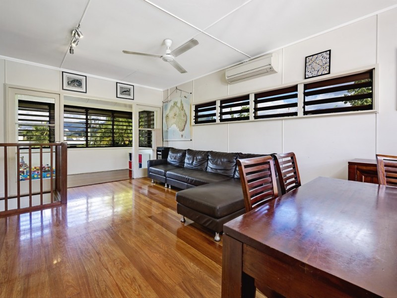 210 Greenslopes Street, Edge Hill QLD 4870