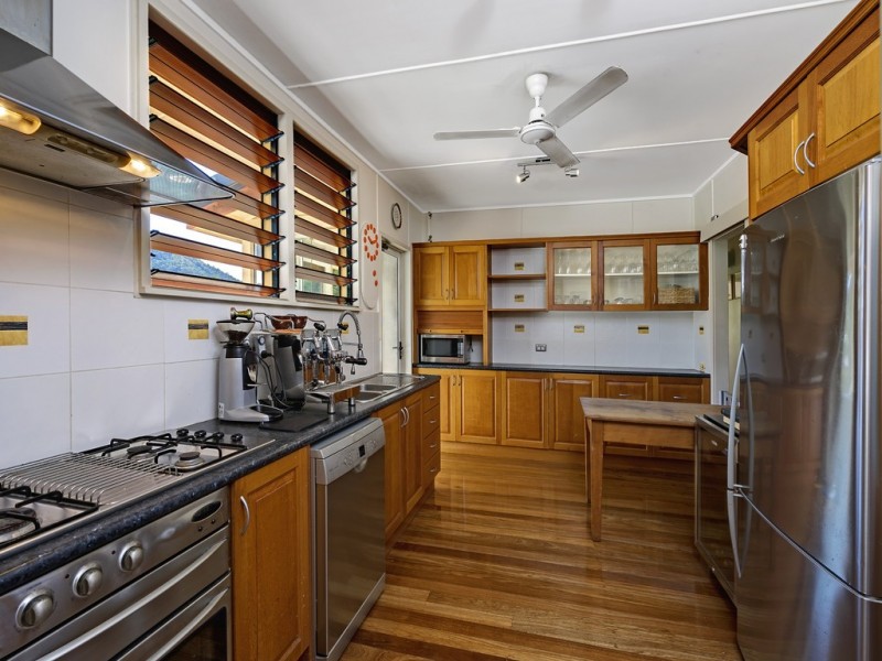 210 Greenslopes Street, Edge Hill QLD 4870