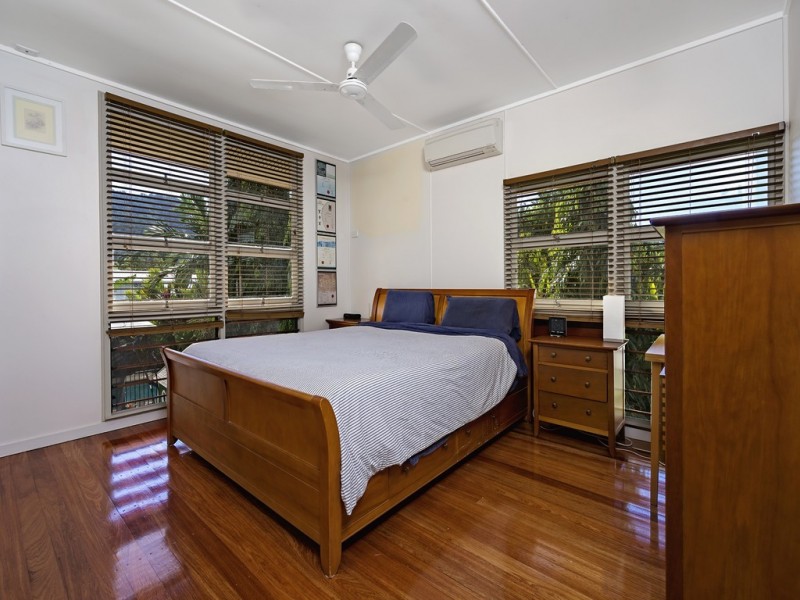 210 Greenslopes Street, Edge Hill QLD 4870