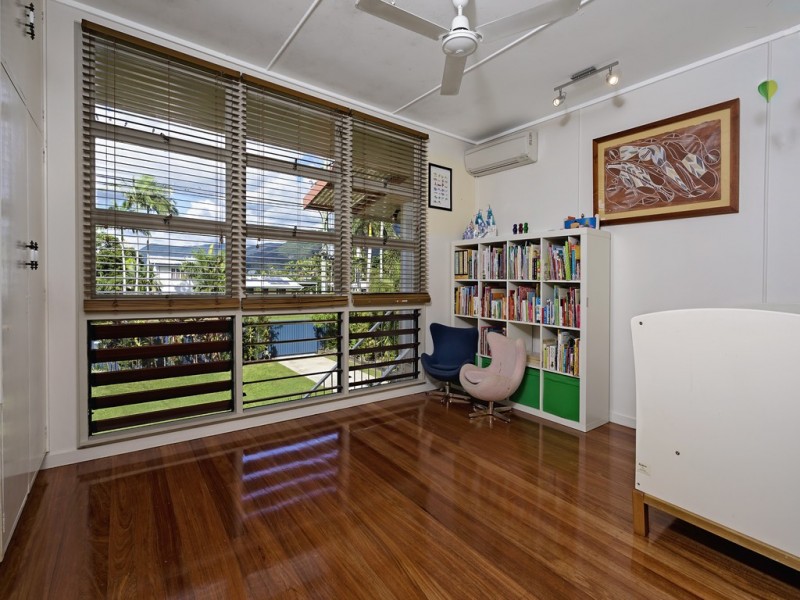 210 Greenslopes Street, Edge Hill QLD 4870