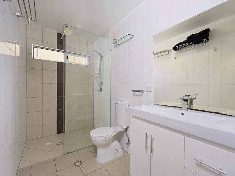 210 Greenslopes Street, Edge Hill QLD 4870