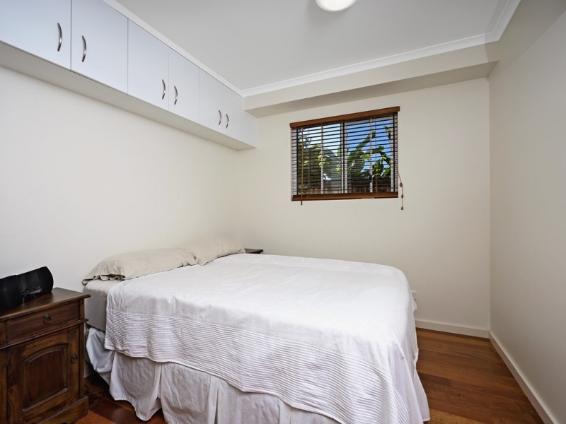 210 Greenslopes Street, Edge Hill QLD 4870