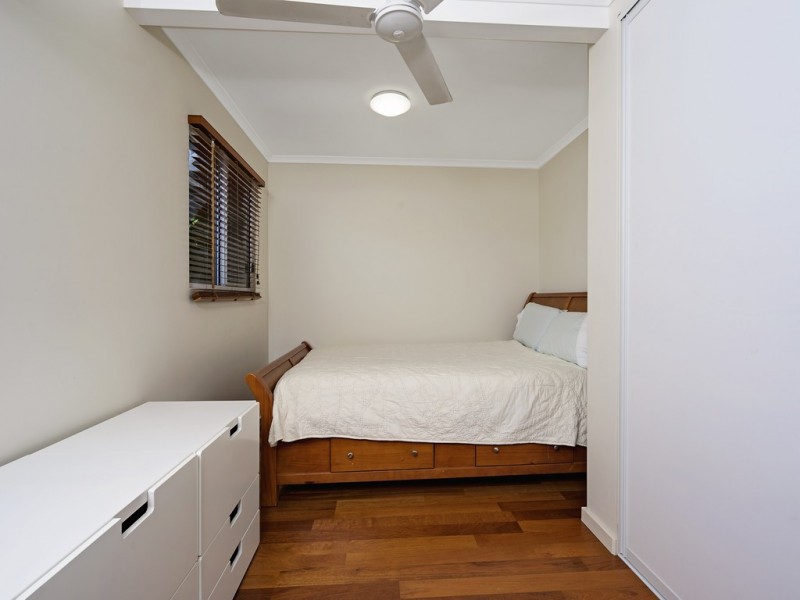 210 Greenslopes Street, Edge Hill QLD 4870