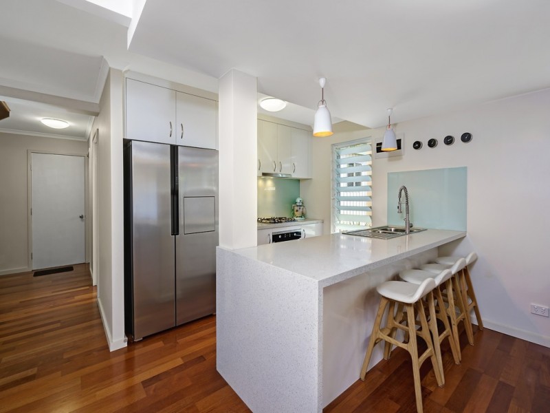 210 Greenslopes Street, Edge Hill QLD 4870