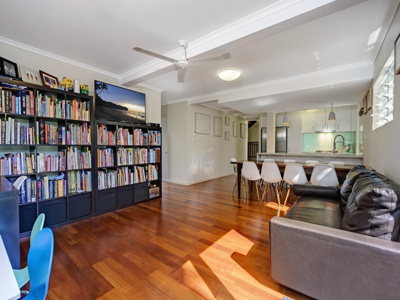 210 Greenslopes Street, Edge Hill QLD 4870