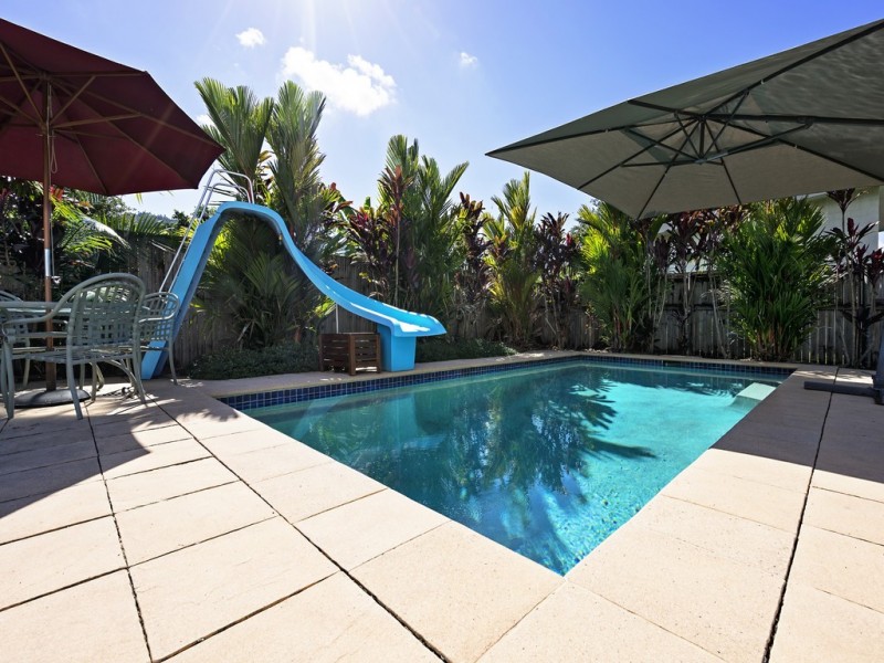210 Greenslopes Street, Edge Hill QLD 4870