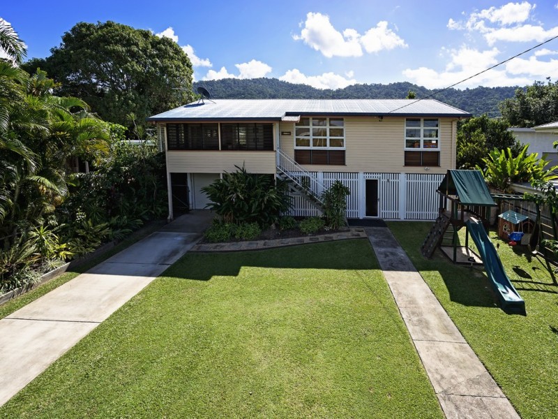 210 Greenslopes Street, Edge Hill QLD 4870