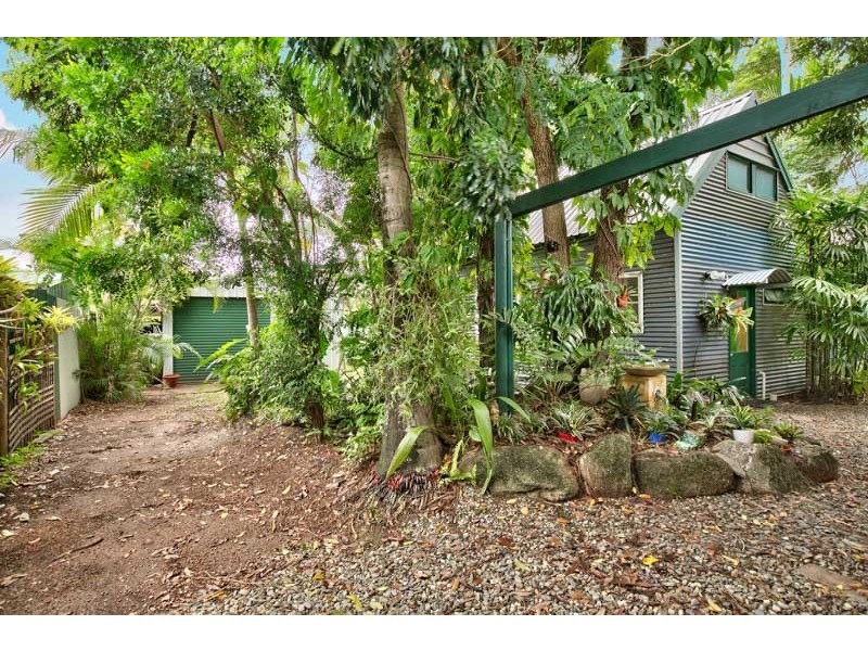 Manoora QLD 4870