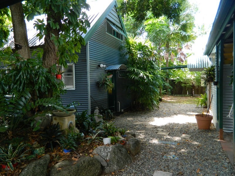 Manoora QLD 4870