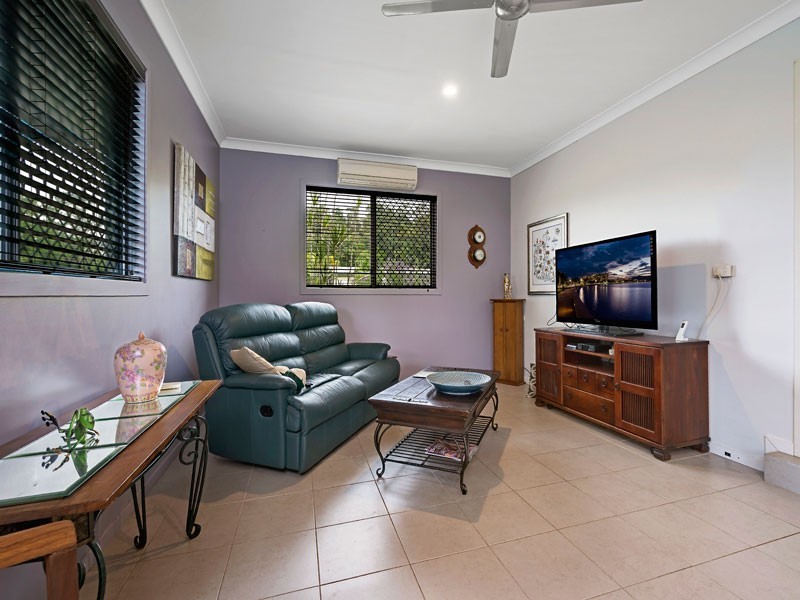 30 Hollywood Boulevard, White Rock QLD 4868