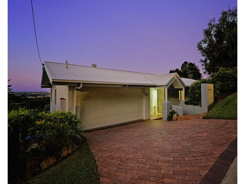 250 Toogood Road, Bayview Heights QLD 4868